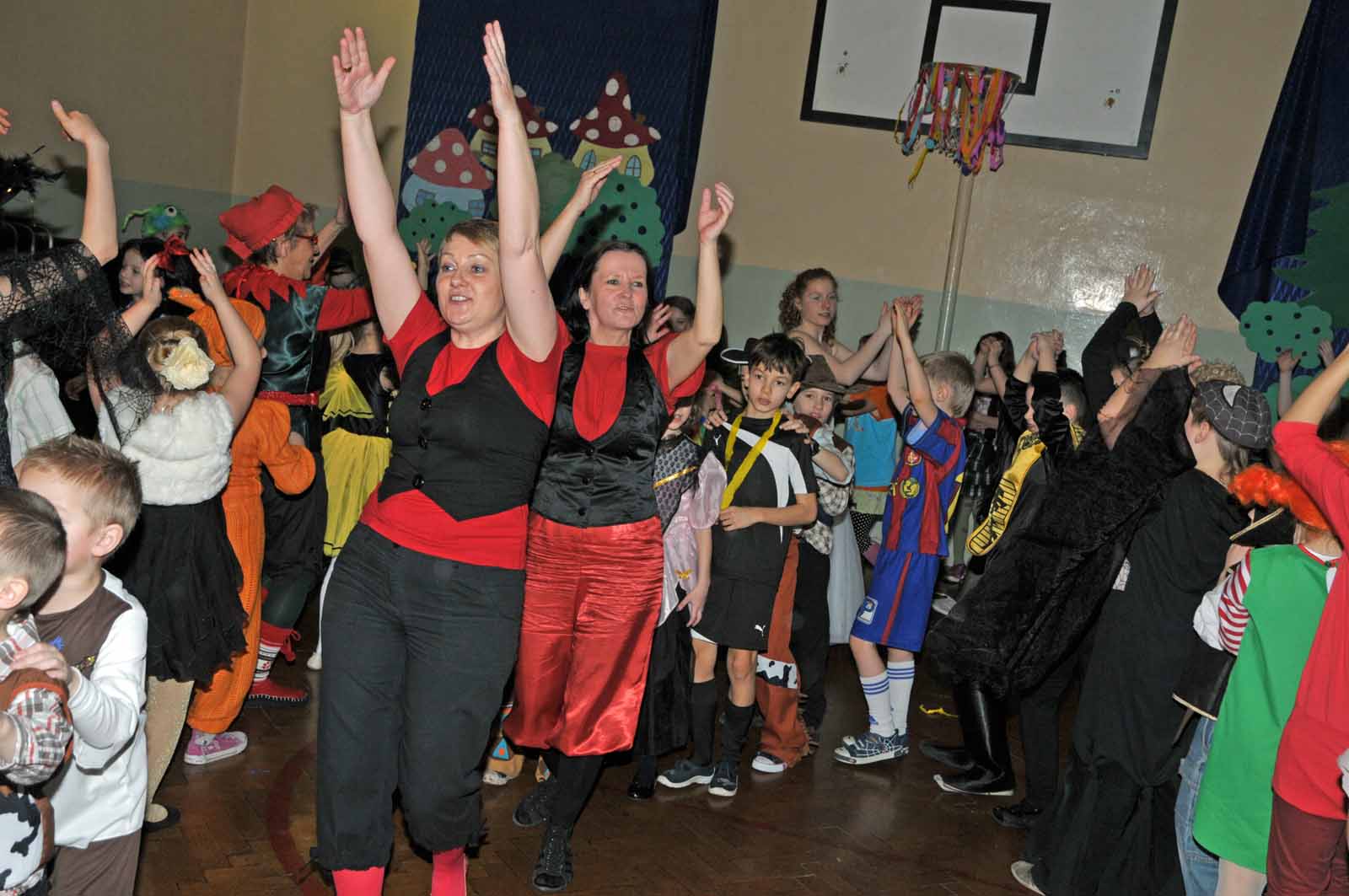 U Śnieżki i jej krasnali